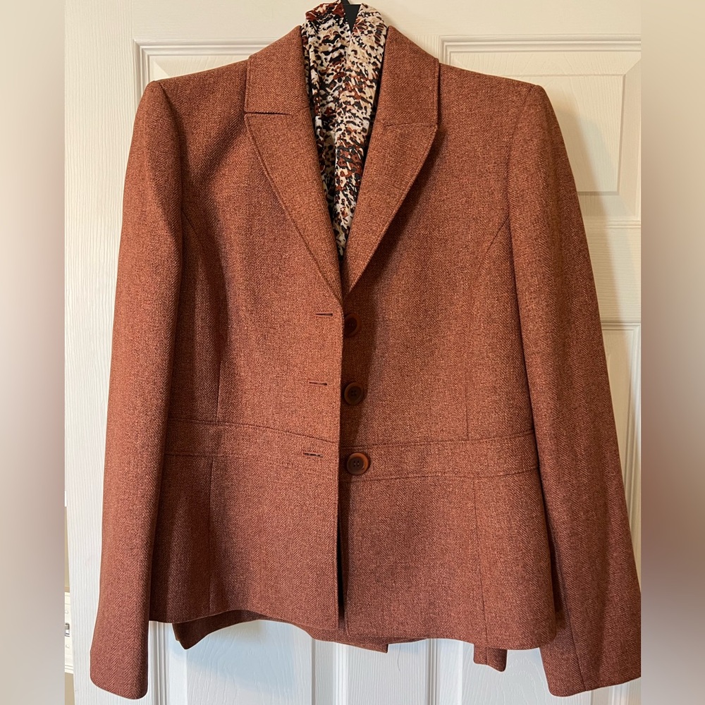 Le Suit: Blazer, Skirt and Scarf